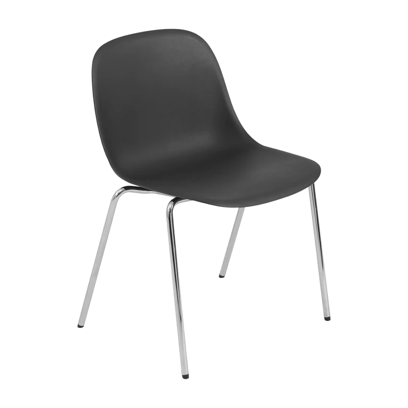 Chaise noire piétement tubes chromés Fiber - Muuto