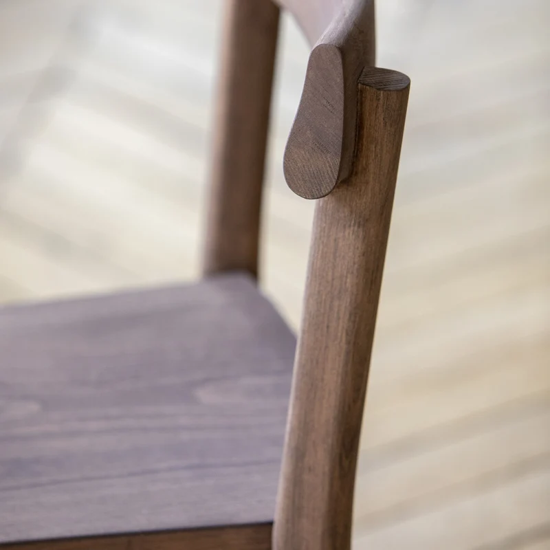 Chaise en noyer Galta - Kann Design
