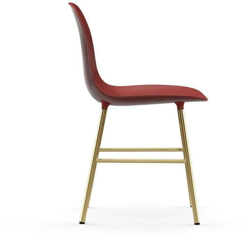 Chaise en laiton et pp rouge Form - Normann Copenhagen