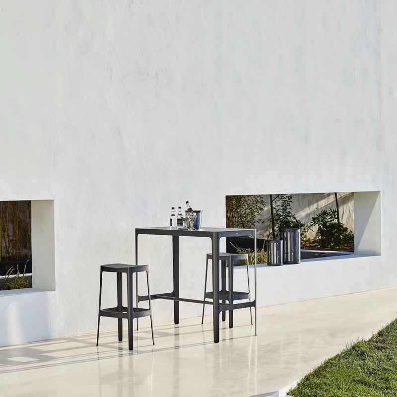 Tabouret de bar en aluminium noir Cut - Cane-Line