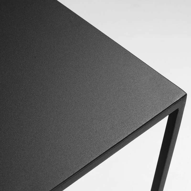Table basse carré en métal noir 2 Wall - Custom Form