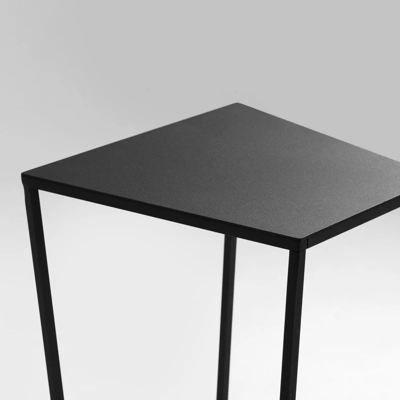 Table d'appoint rectangulaire en métal noir Zak - Custom Form