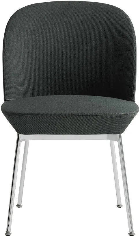 Chaise noire et pieds chrome Oslo - Muuto