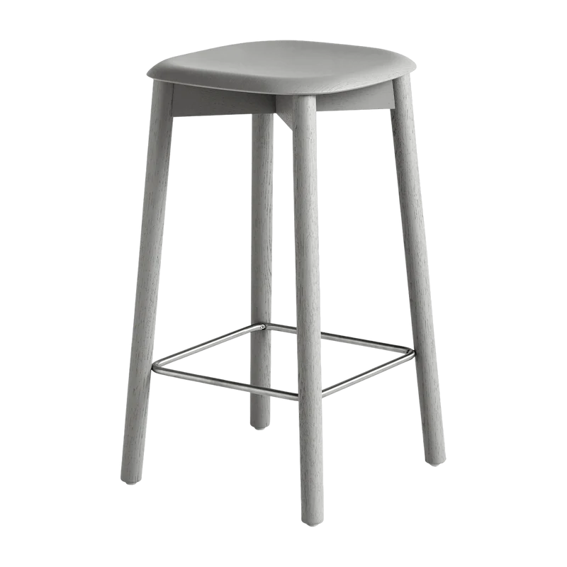 Tabouret de bar en bois de chêne gris 65 cm Soft Edge 32 - HAY