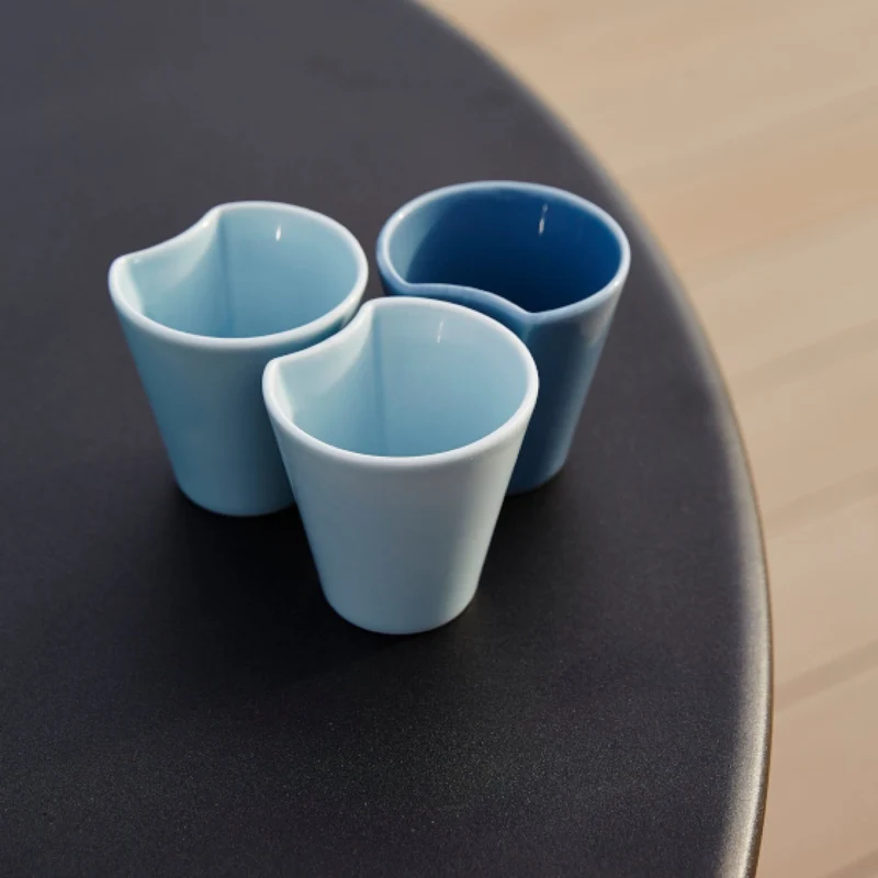 Table ronde en aluminum noir Area - Cane-Line