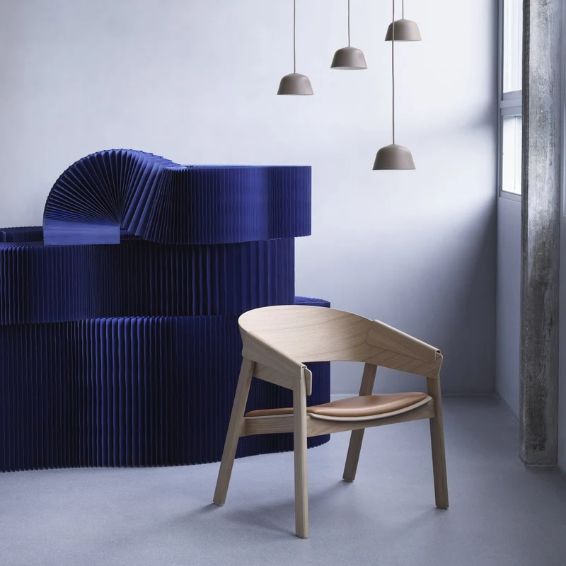 Fauteuil Lounge en chêne et assise cuir cognac Cover - Muuto
