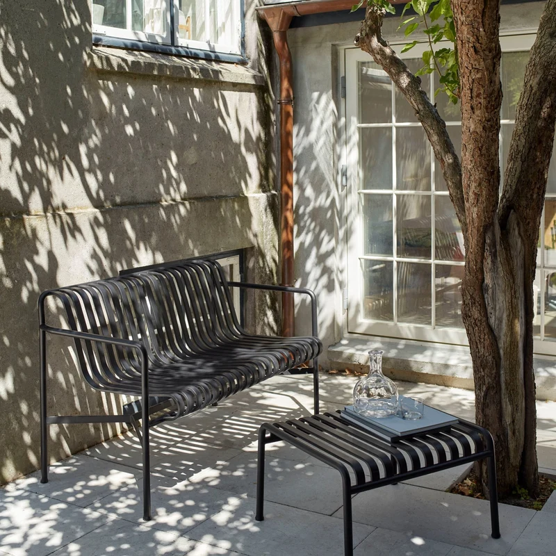 Banc de jardin avec accoudoirs en métal olive Palissade - HAY
