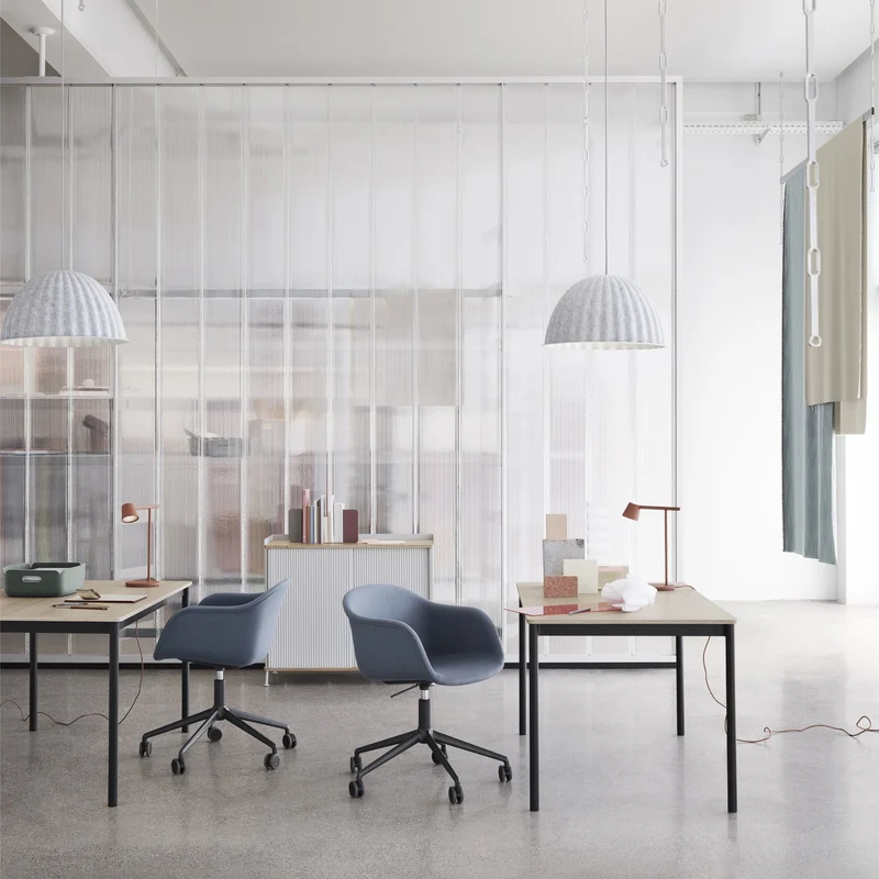 Table 190 cm en chêne piétement blanc Base - Muuto