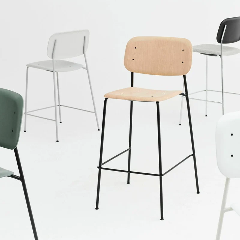 Chaise de bar en chêne vert et acier Soft Edge 90 - HAY