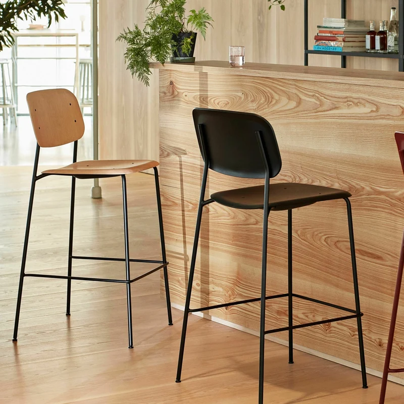 Chaise de bar en chêne vert et acier Soft Edge 90 - HAY