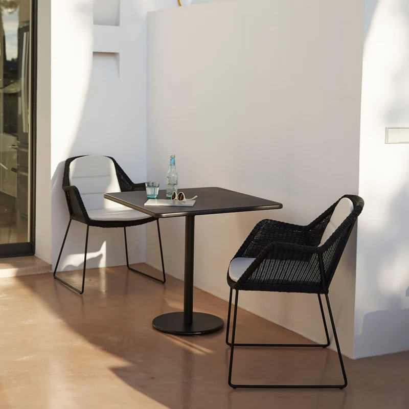 Chaise noire Breeze - Cane-Line