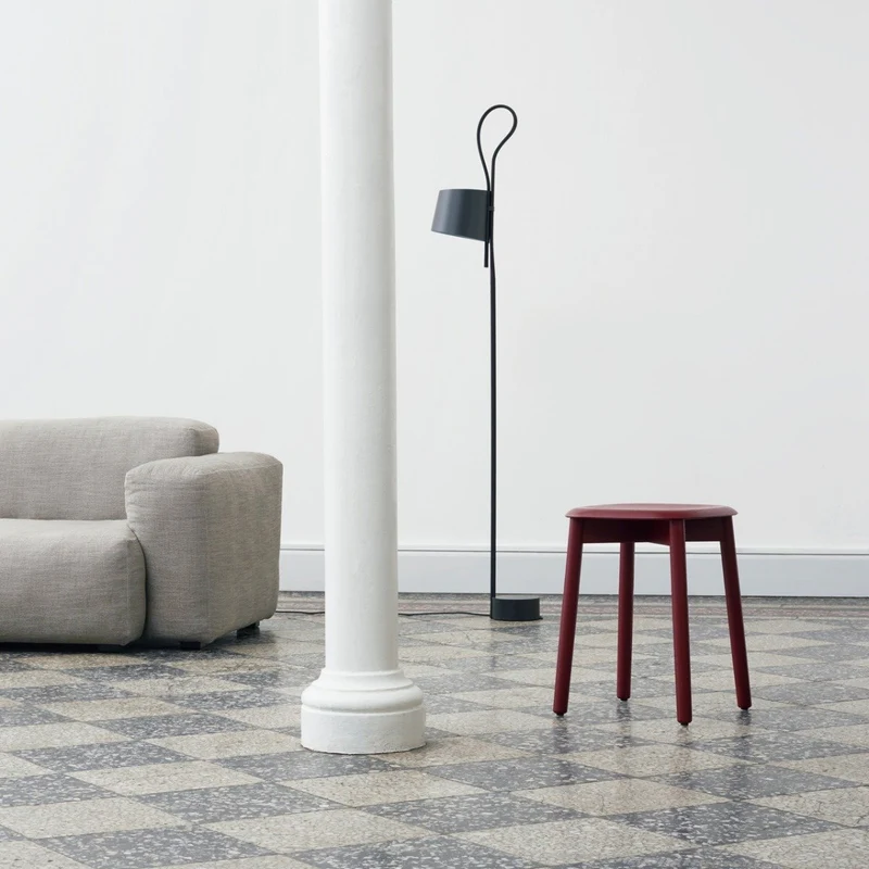 Tabouret noir en bois de chêne Soft Edge 72 - HAY