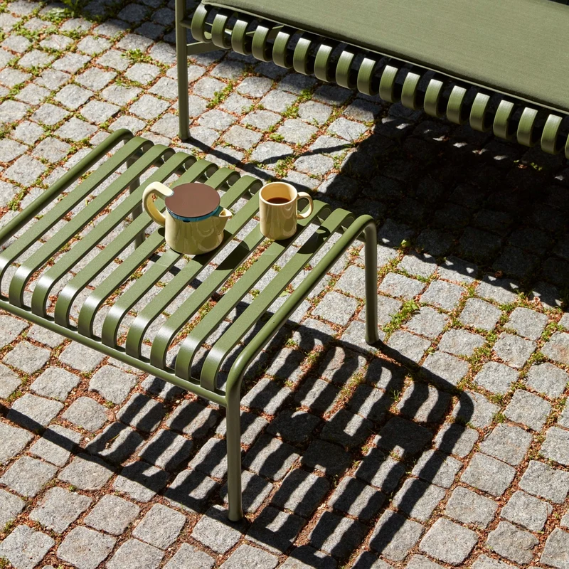 Ottoman de jardin en métal anthracite Palissade - HAY