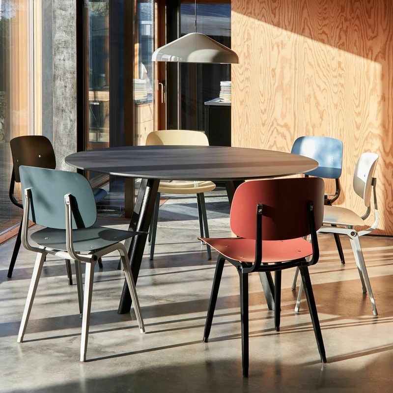 Chaise en acier prune Revolt - HAY