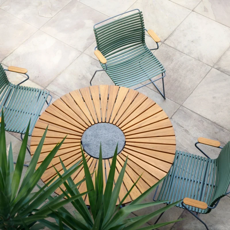 Chaise en métal et plastique bleu clair avec accoudoirs CLICK - Houe
