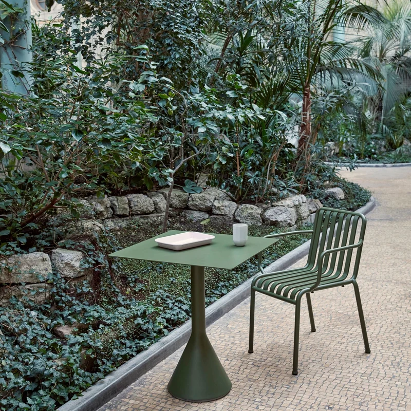 Table cone carrée olive Palissade - HAY