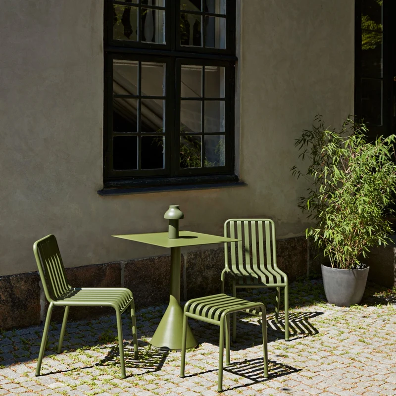 Table cone carrée olive Palissade - HAY