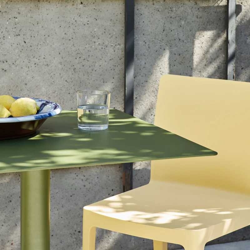 Table cone carrée anthracite Palissade - HAY