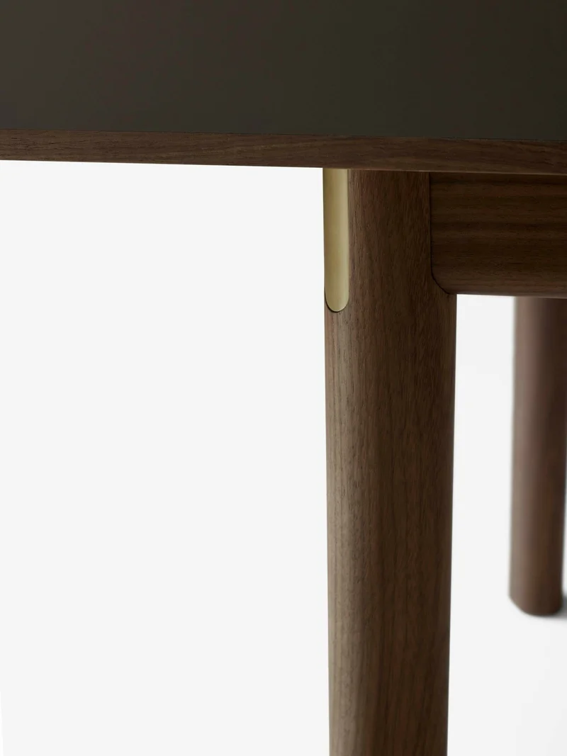 Table à manger avec rallonge en noyer chocolat stratifié Fenix 180 à 280 cm Patch HW1 - &Tradition