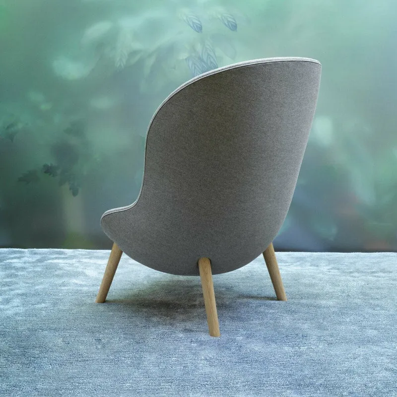 Fauteuil haut en chêne et tissu gris Hyg - Normann Copenhagen