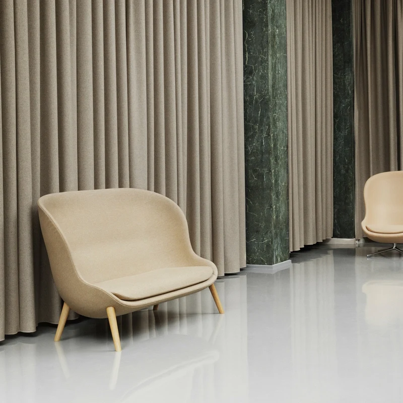 Canapé en chêne et tissu beige 168 cm Hyg - Normann Copenhagen