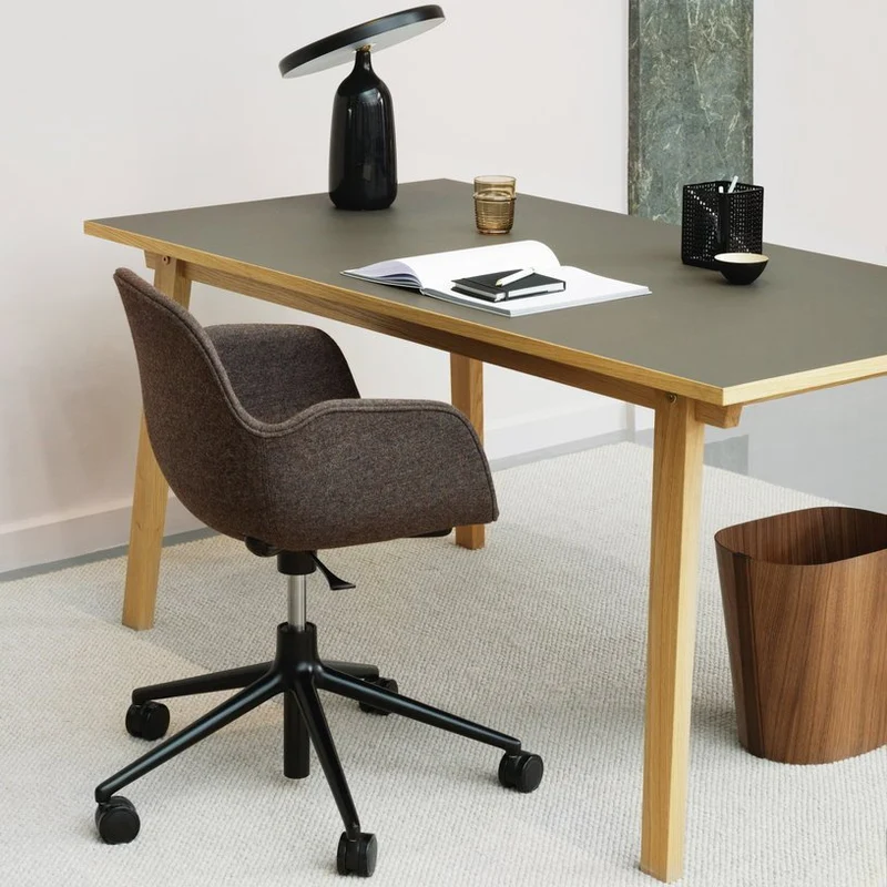 Chaise de bureau en aluminium et pp vert Form - Normann Copenhagen