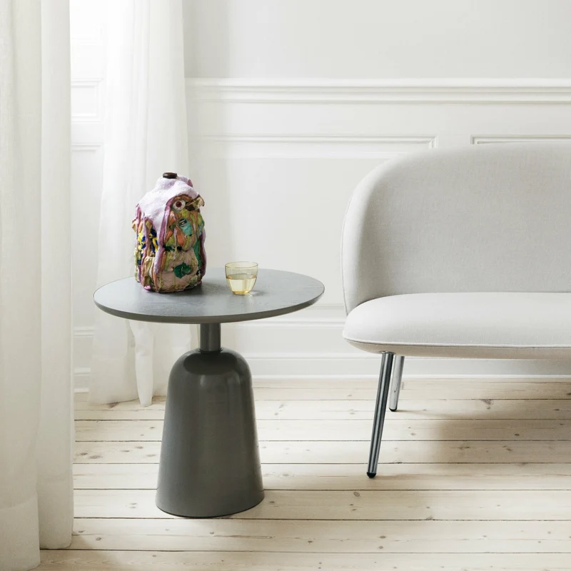 Table basse en acier grise Turn table Grey - Normann Copenhagen