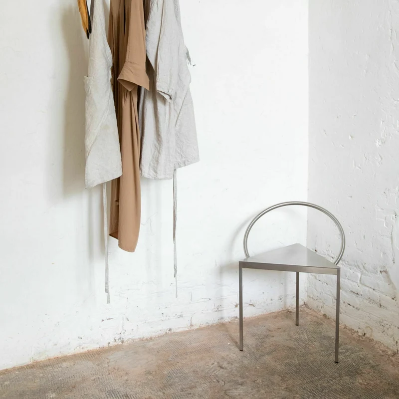 Chaise en acier argenté Triangolo - Frama