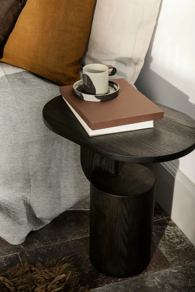 Table d'appoint en frêne teinté noir Insert - Ferm Living