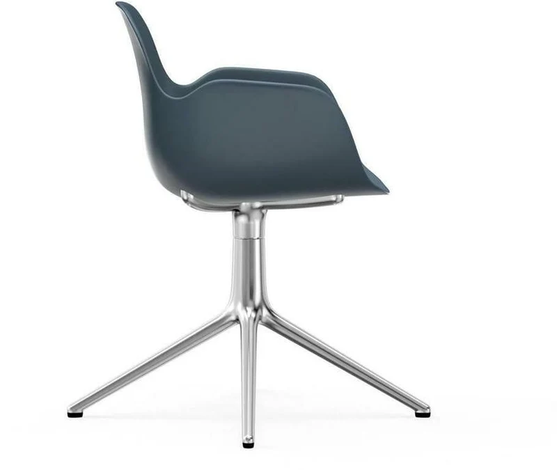 Chaise avec accoudoirs en aluminium et pp bleu Form - Normann Copenhagen