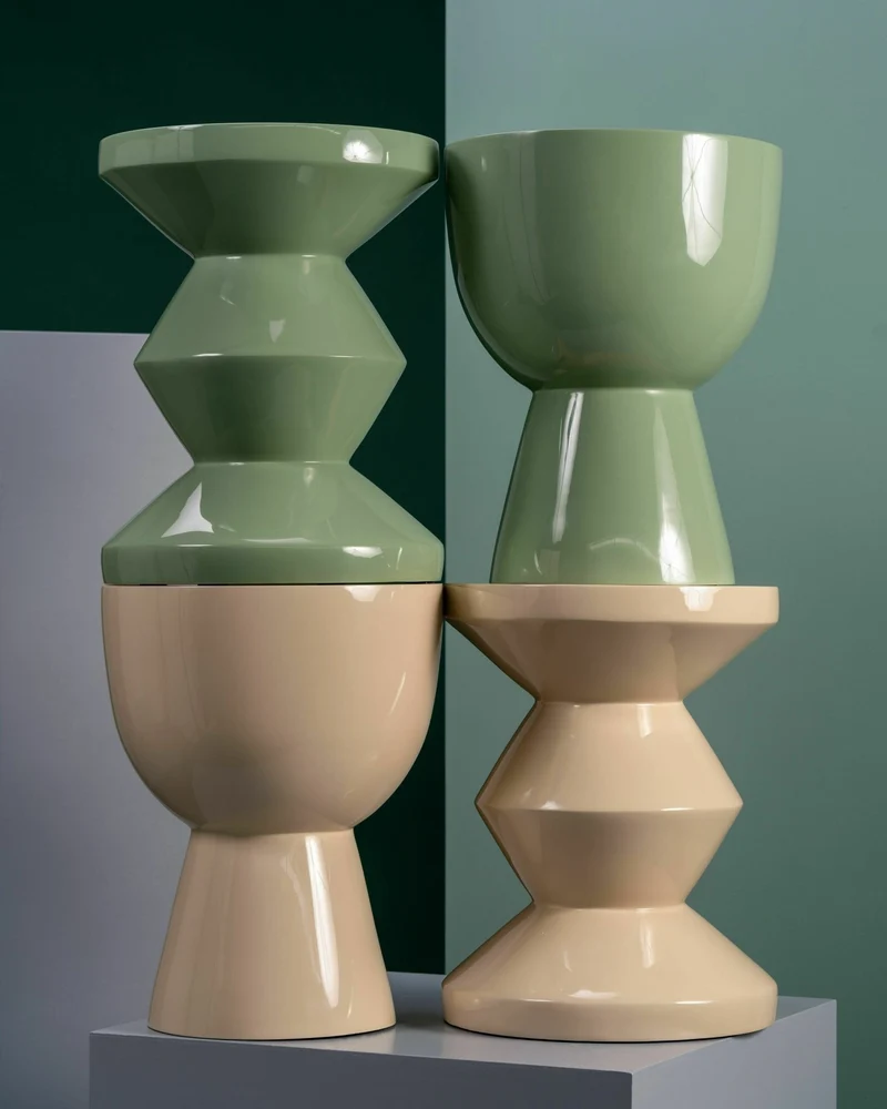 Tabouret beige laqué Tip Tap - Pols Potten