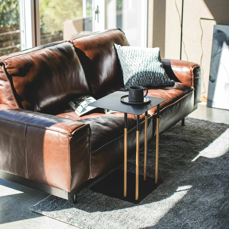 Table d'appoint noire et pieds en bois - Yamazaki