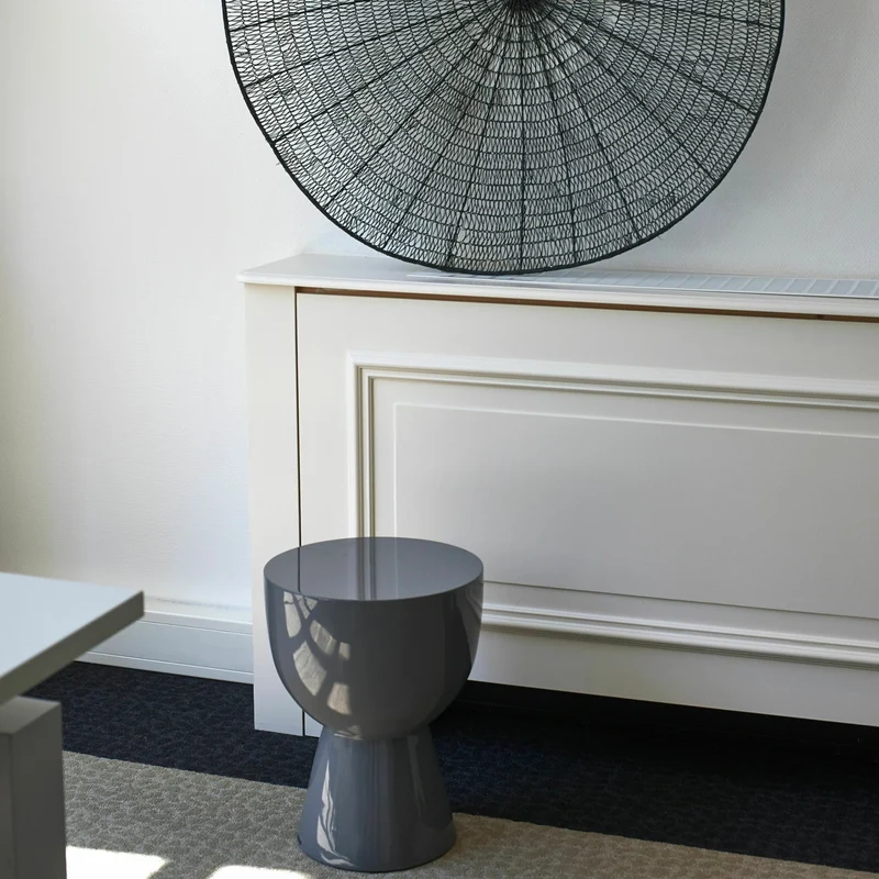 Tabouret gris laqué Tip Tap - Pols Potten