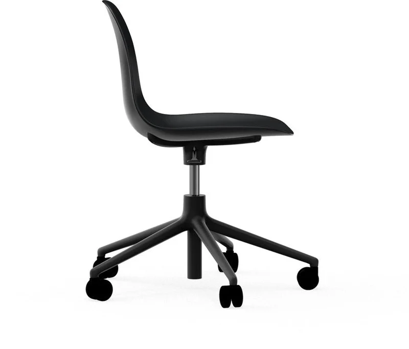 Chaise tournante à roulettes noire Swivel Norman Copenhagen noir - Normann Copenhagen