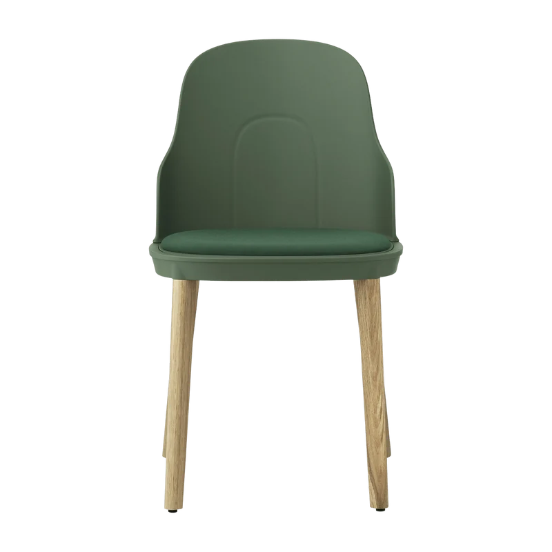 Chaise à l'assise en tissu canvas vert parc et piètement en chêne Allez Park vert - Normann Copenhagen