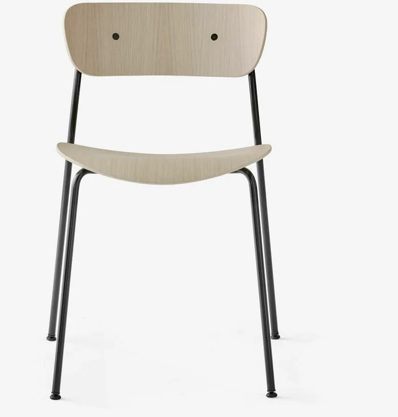 Chaise en chêne naturel et piètement noir AV1 Pavilion - &tradition