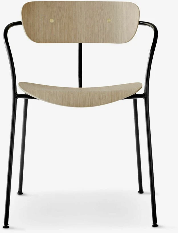 Chaise en chêne et piètement noir AV2 Pavilion - &tradition
