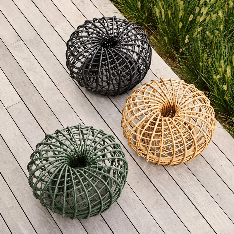 Pouf en cannage noir Nest - Cane-Line