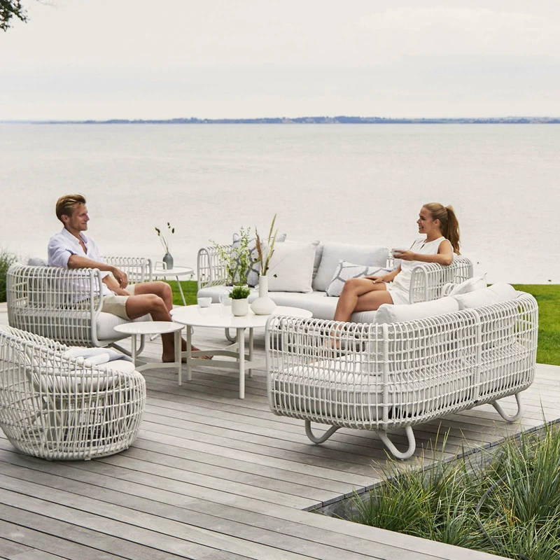 Fauteuil rond cadre blanc Nest - Cane-Line