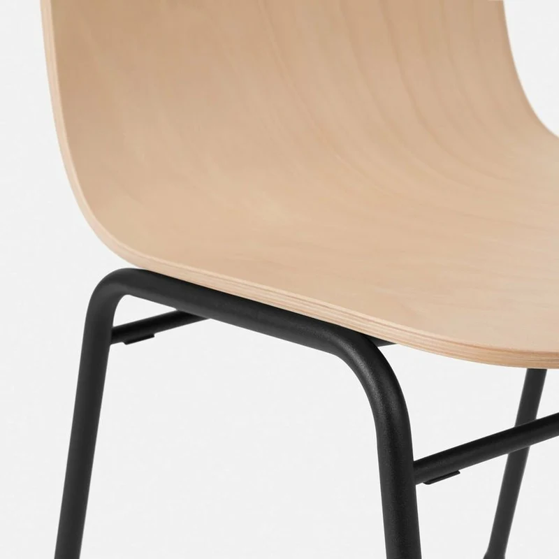 Chaise en bois naturel et cadre noir Touchwood - Hem