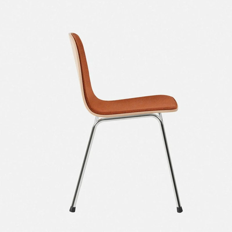 Chaise en tissu rouge et cadre argenté Touchwood - Hem