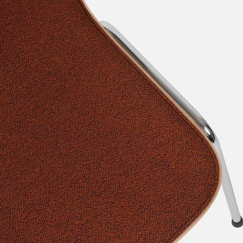Chaise en tissu rouge et cadre argenté Touchwood - Hem