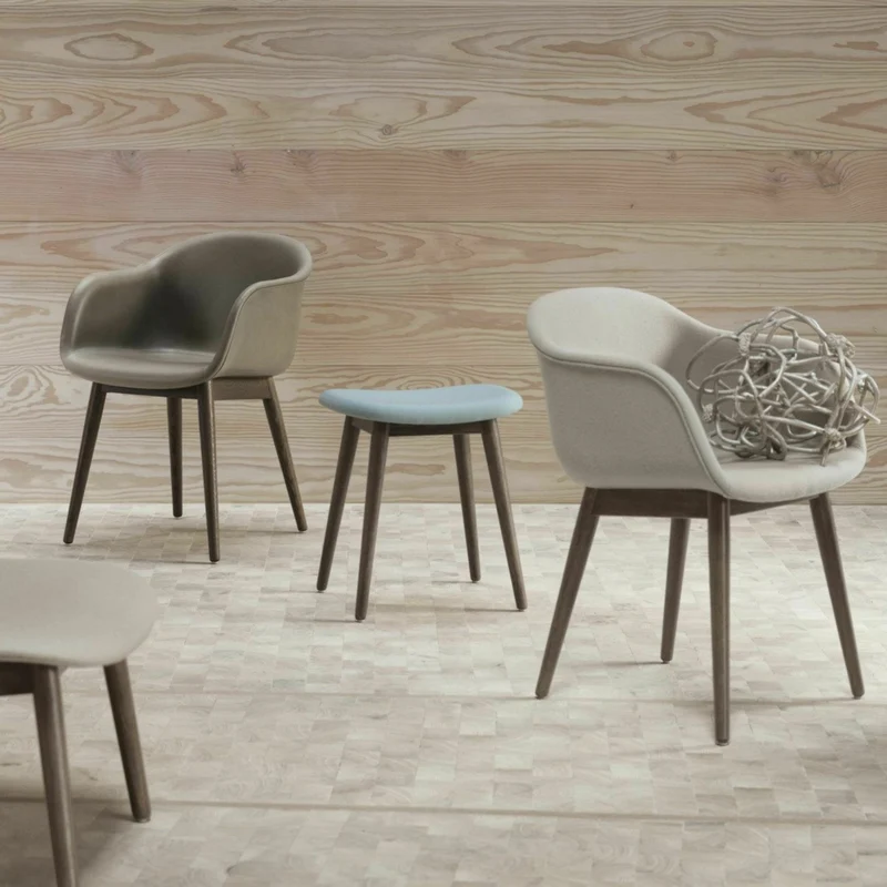 Fauteuil ochre piétement en chêne foncé Fiber - Muuto