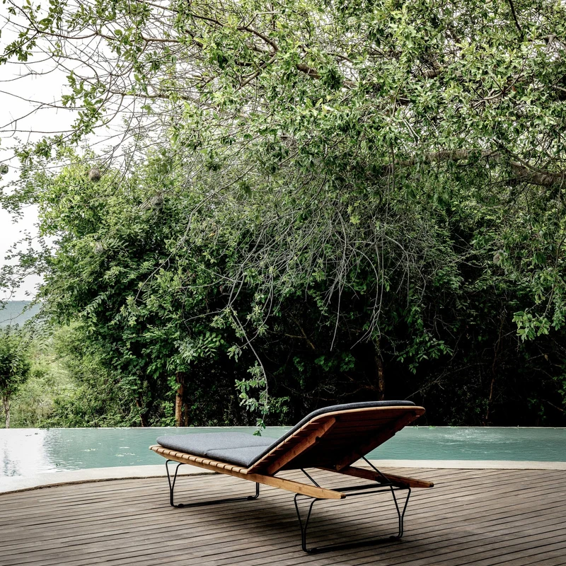 Chaise longue en bambou MOLO - Houe