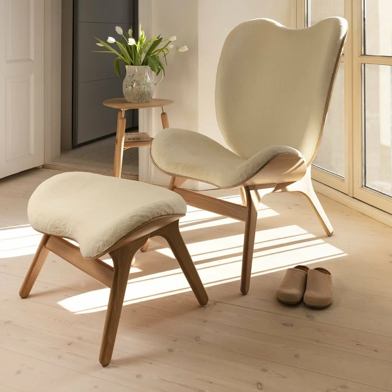 Grand fauteuil blanc en chêne naturel A Conversation Piece - UMAGE