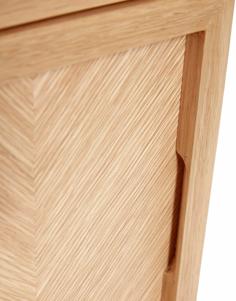Petite commode en chêne naturel et aux motifs chevron - Hübsch