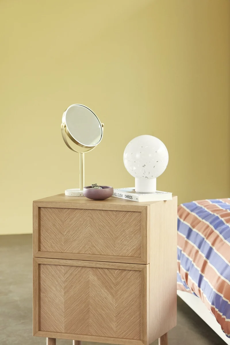 Petite commode en chêne naturel et aux motifs chevron - Hübsch