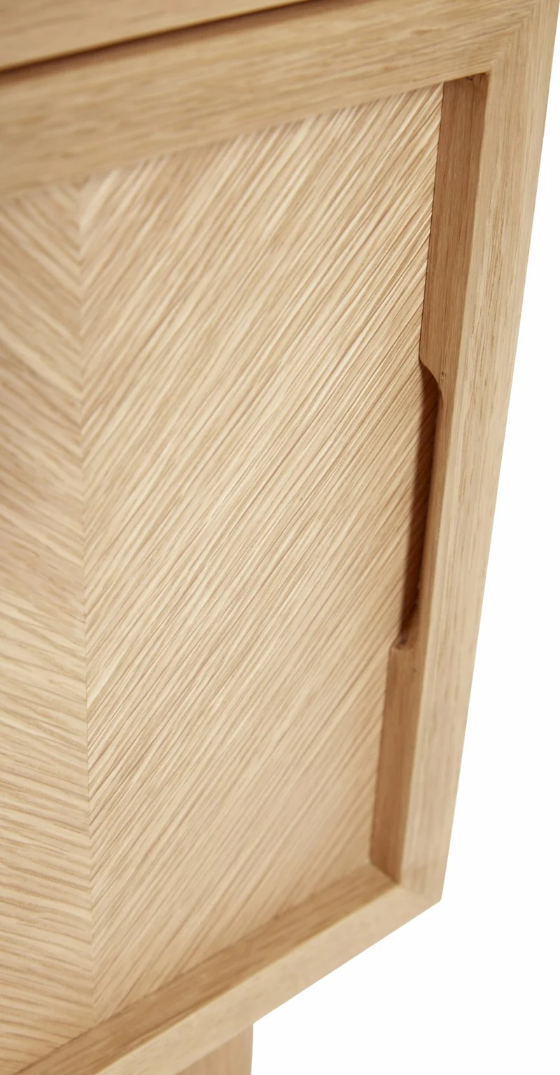 Petite commode en chêne naturel et aux motifs chevron - Hübsch