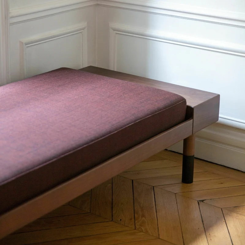 Méridienne en laine bordeaux Mi - Kann Design
