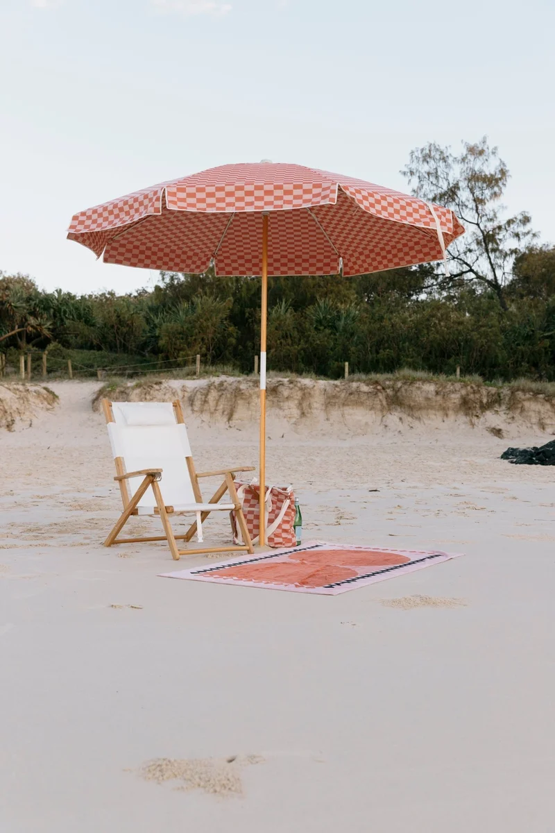 Chaise de plage pliante en tissu blanc Antique The Tommy Chair - Business & Pleasure